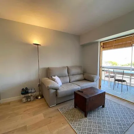 Apartamento Apto Reformado 2-4 Pax, Wifi, Piscina Y Parking Junto A La Playa
