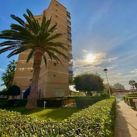 Apartamento Apto Reformado 2-4 Pax, Wifi, Piscina Y Parking Junto A La Playa