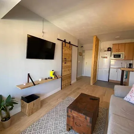 Apto Reformado 2-4 Pax, Wifi, Piscina Y Parking Junto A La Playa